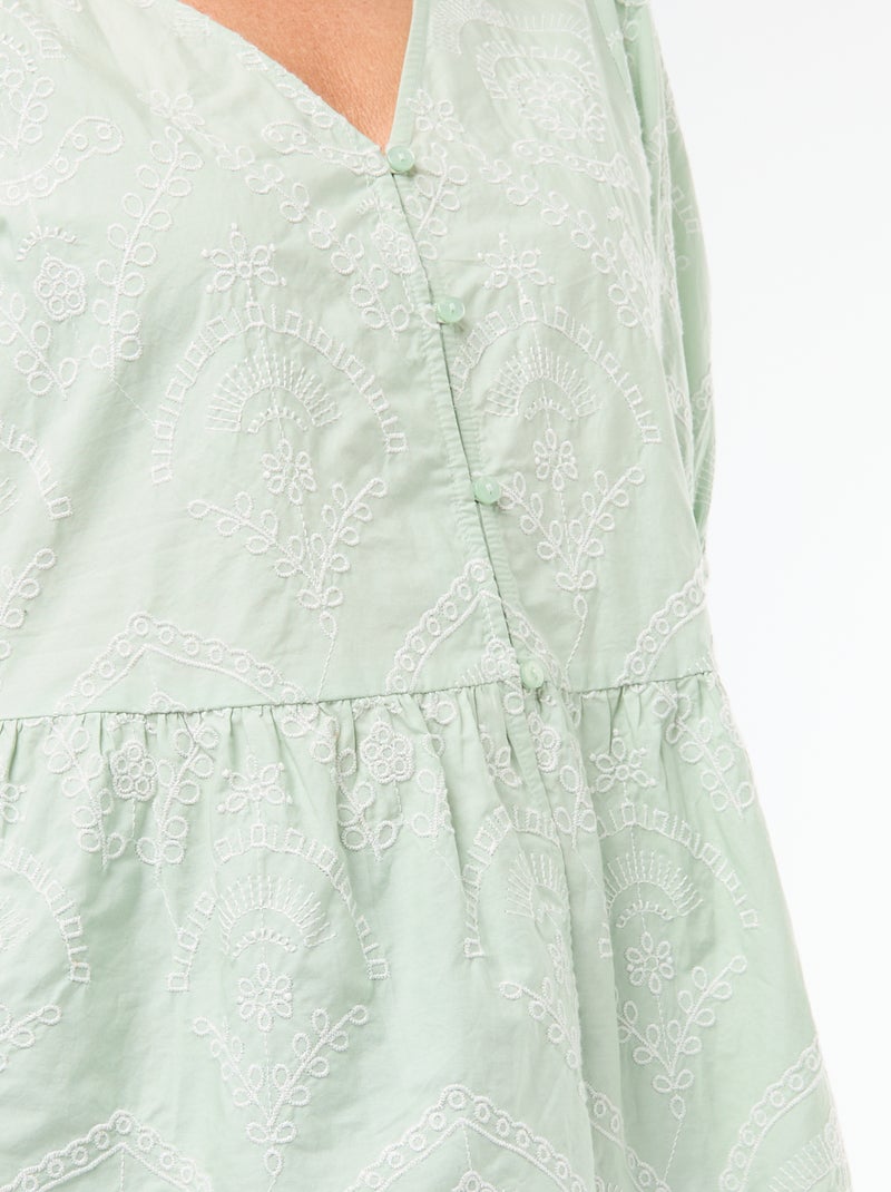Blusa com bordados e base com folho Verde - Kiabi