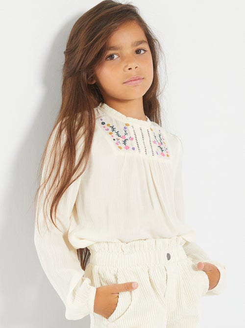 Blusa com bordados ingleses - Kiabi