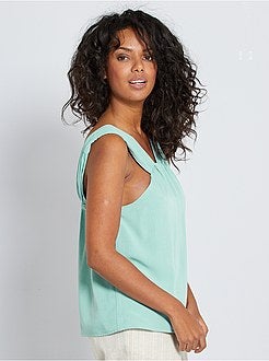 Blusa com decote de fantasia - Kiabi