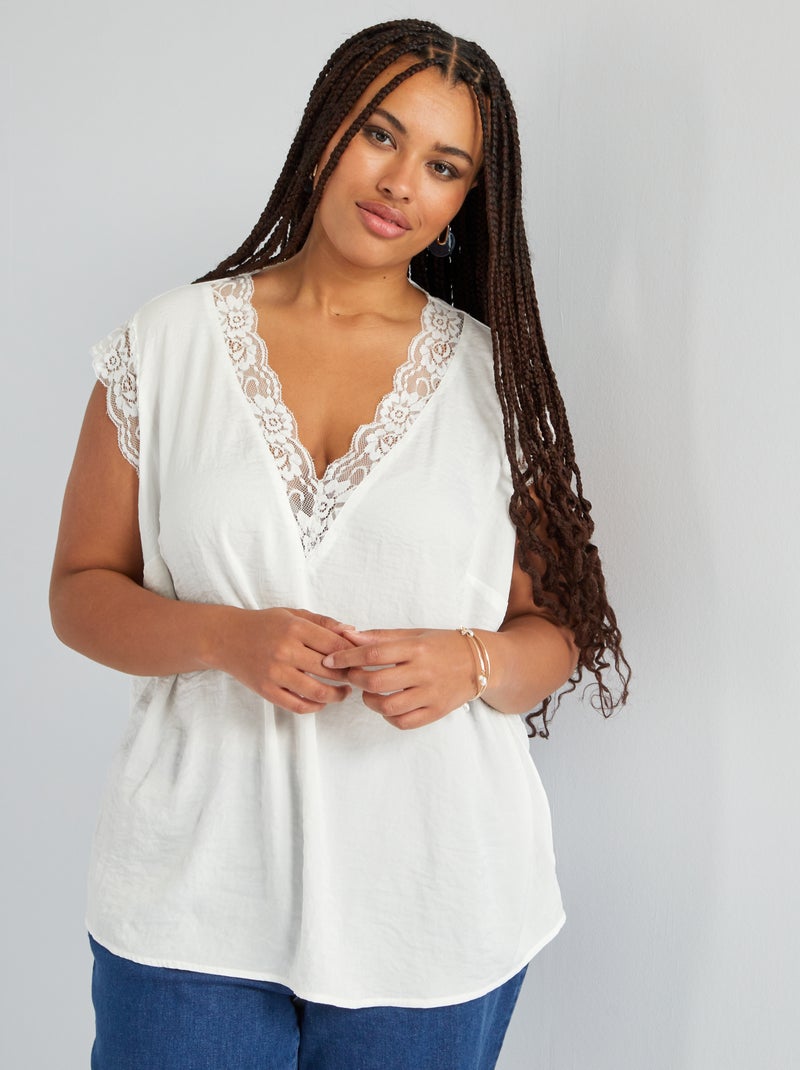 Blusa com decote em bico com renda Branco - Kiabi