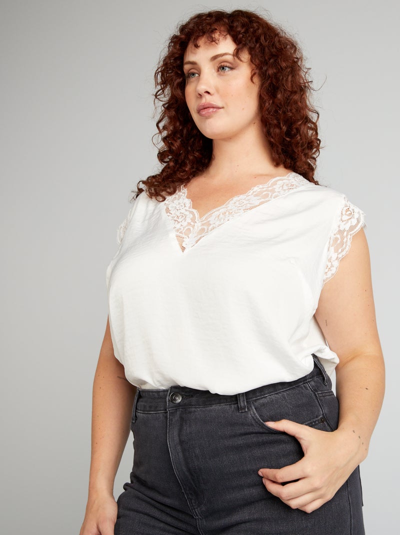 Blusa com decote em bico com renda BRANCO - Kiabi