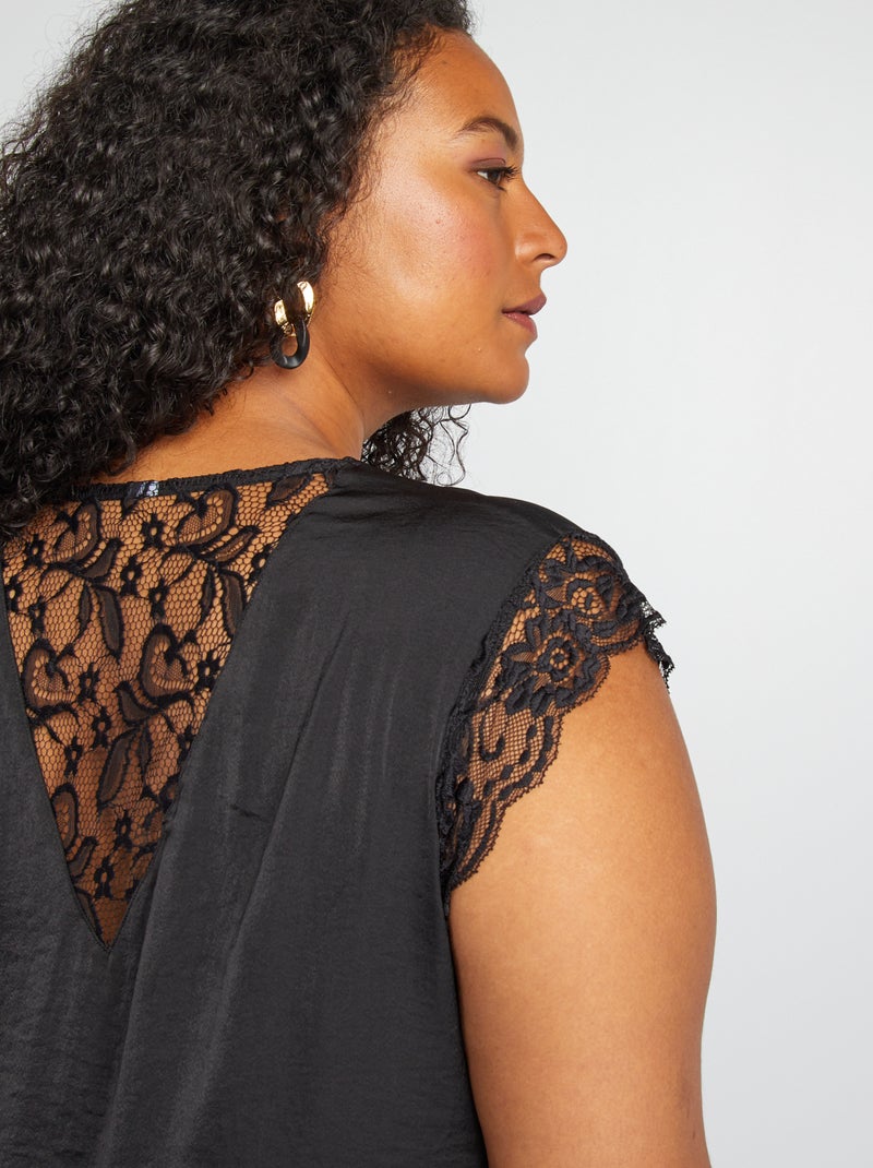 Blusa com decote em bico com renda Preto - Kiabi
