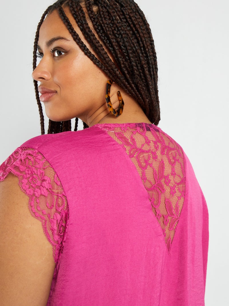 Blusa Decote Bico Flores