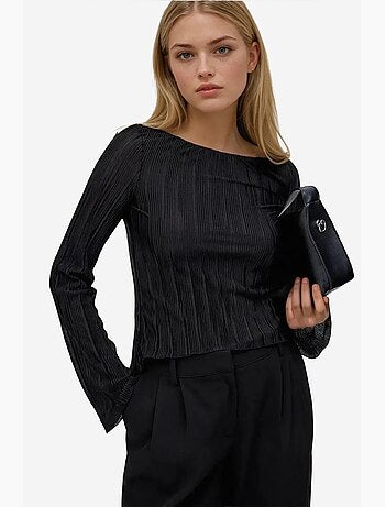Blusa com decote em bico e alças atadas nas costas hiccup