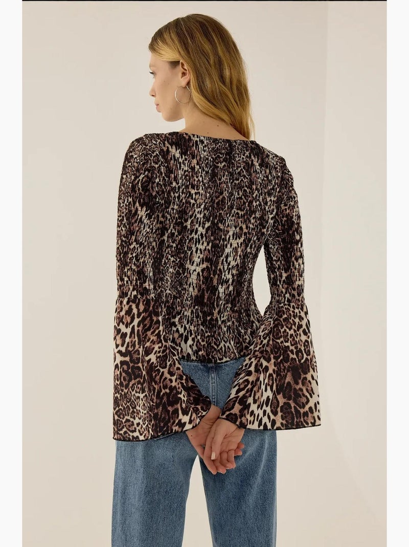 Blusa com decote em bico e estampado animal print com detalhe franzido hiccup Multicolorido - Kiabi