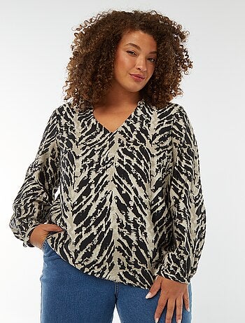 Blusa com decote em bico e mangas compridas com motivo
