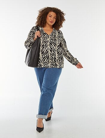Blusa com decote em bico e mangas compridas com motivo