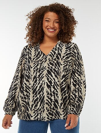 Blusa com decote em bico e mangas compridas com motivo