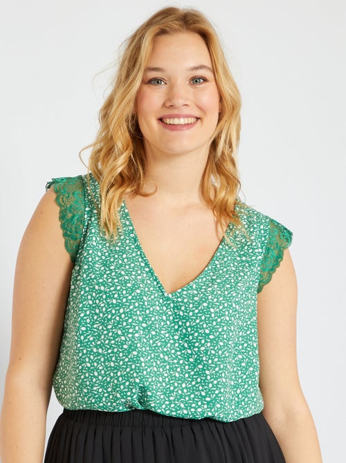 Blusa com decote em bico - Kiabi