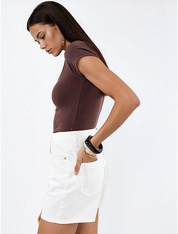 Blusa com decote em v e mangas curtas com drapeado busem