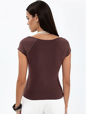 Blusa com decote em v e mangas curtas com drapeado busem