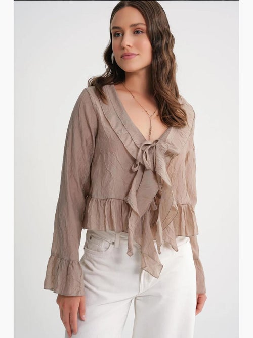 Blusa com decote em v, folhos e laço mixray - Kiabi Blusa com decote em v, folhos e laço mixray - Kiabi