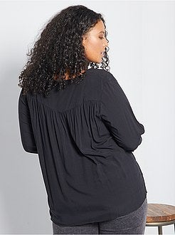 Blusa com decote em V - Kiabi