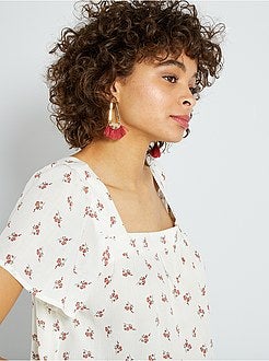 Blusa com decote quadrado - Kiabi