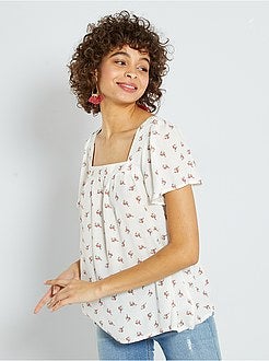 Blusa com decote quadrado - Kiabi