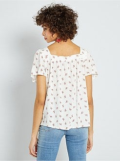 Blusa com decote quadrado - Kiabi