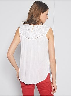Blusa com detalhe macramé - Kiabi