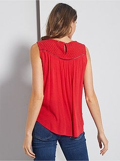 Blusa com detalhe macramé - Kiabi