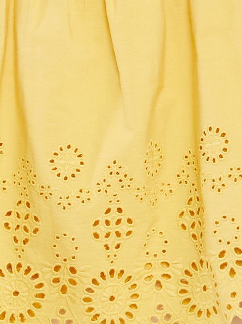 Blusa com favos de mel e bordado inglês - Kiabi