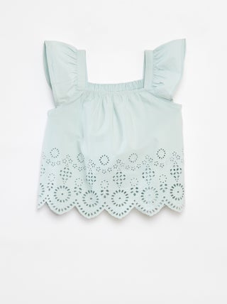 Blusa com favos de mel e bordado inglês