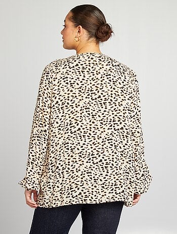 Blusa com folhos e abertura com atilhos para atar