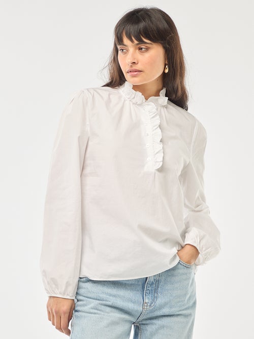 Blusa com folhos na gola e na abertura - Kiabi