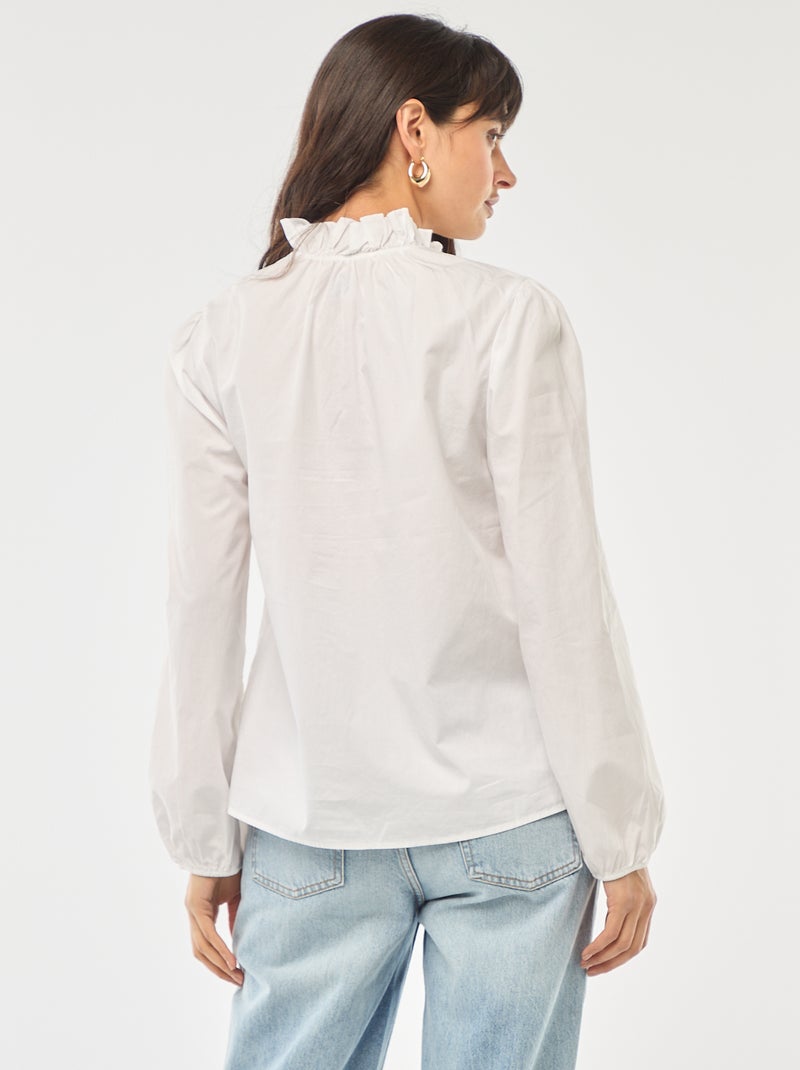 Blusa com folhos na gola e na abertura Branco - Kiabi