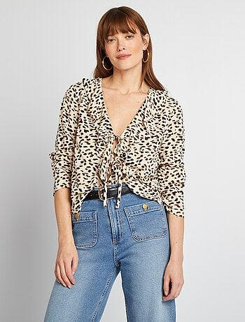 Blusa com folhos para atar