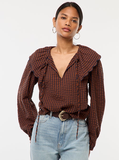 Blusa com gola claudine larga - Kiabi