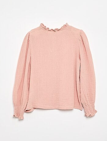 Blusa com gola com folhos
