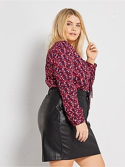 Blusa com gola com laço - Kiabi