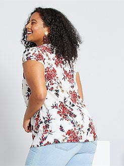 Blusa com gola com laço - Kiabi