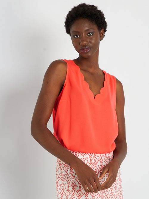 Blusa com gola em bico de fantasia - Kiabi