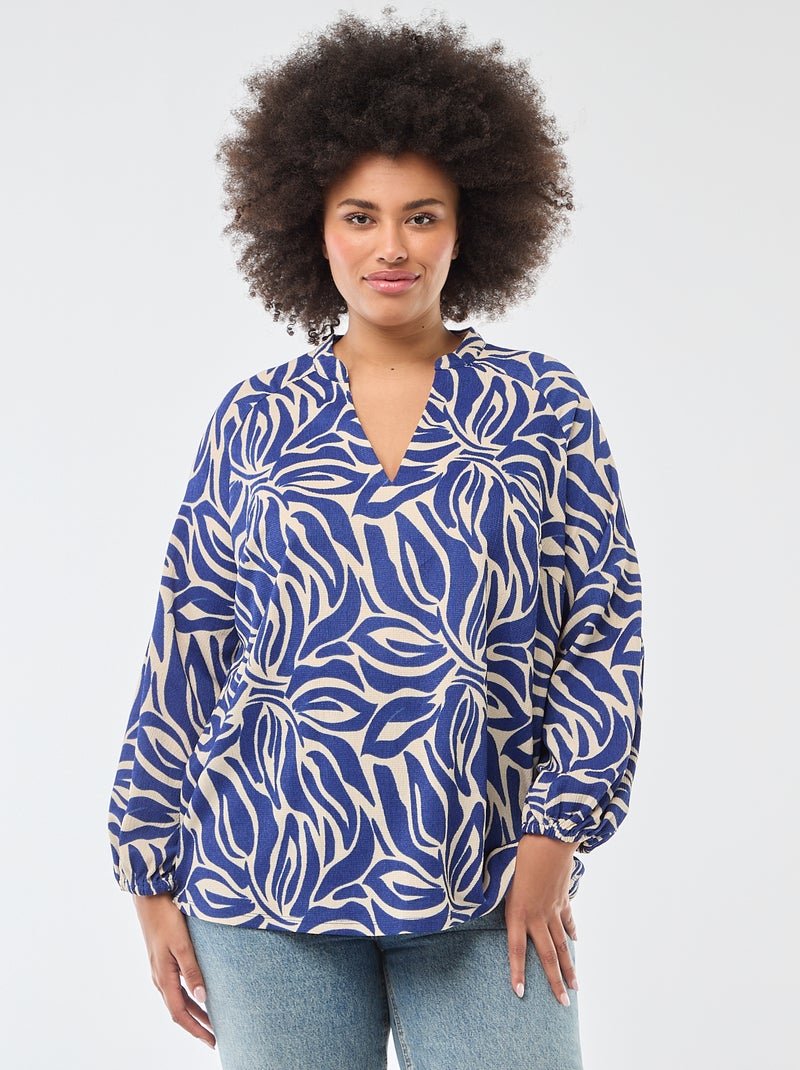 Blusa com Gola em V e Estampa All-Over Azul - Kiabi