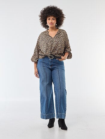 Blusa com Gola em V e Estampa All-Over