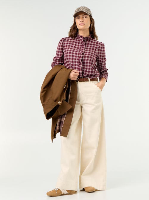 Blusa com gola subida e folhos - Kiabi Blusa com gola subida e folhos - Kiabi