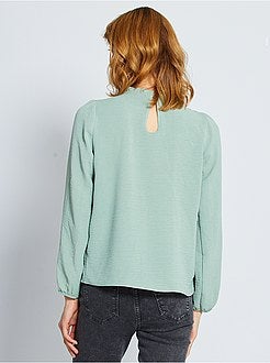 Blusa com gola vitoriana - Kiabi