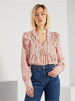 Blusa com gola vitoriana - Kiabi