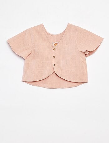 Blusa com motivos bordados