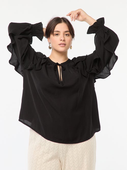 Blusa com ombros e punhos com folhos + atilhos na gola - Kiabi
