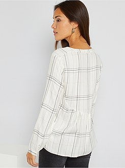 Blusa com recorte arredondado - Kiabi