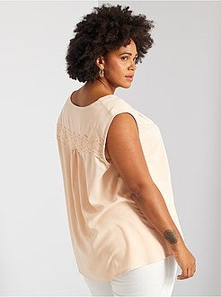 Blusa com renda atrás - Kiabi