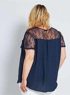 Blusa com renda na parte superior - Kiabi