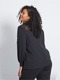 Blusa com renda - Kiabi