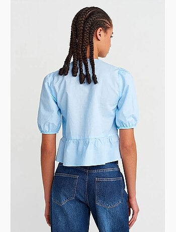 Blusa crop de mulher com detalhe de laço dilvin
