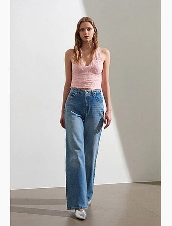 Blusa crop de mulher em renda com gola halter dilvin