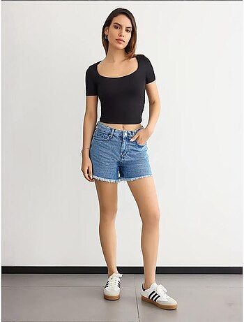Blusa cropped com decote redondo e canelado hiccup