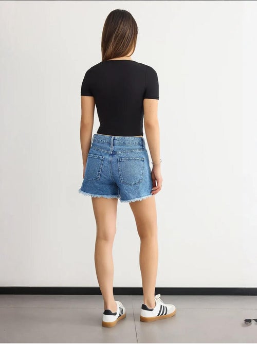 Blusa cropped com decote redondo e canelado hiccup - Kiabi Blusa cropped com decote redondo e canelado hiccup - Kiabi