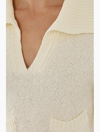 Blusa cropped com gola de camisola e bolso hiccup