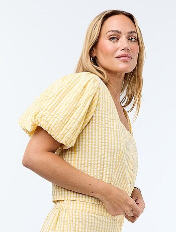 Blusa cropped em malha waffle
